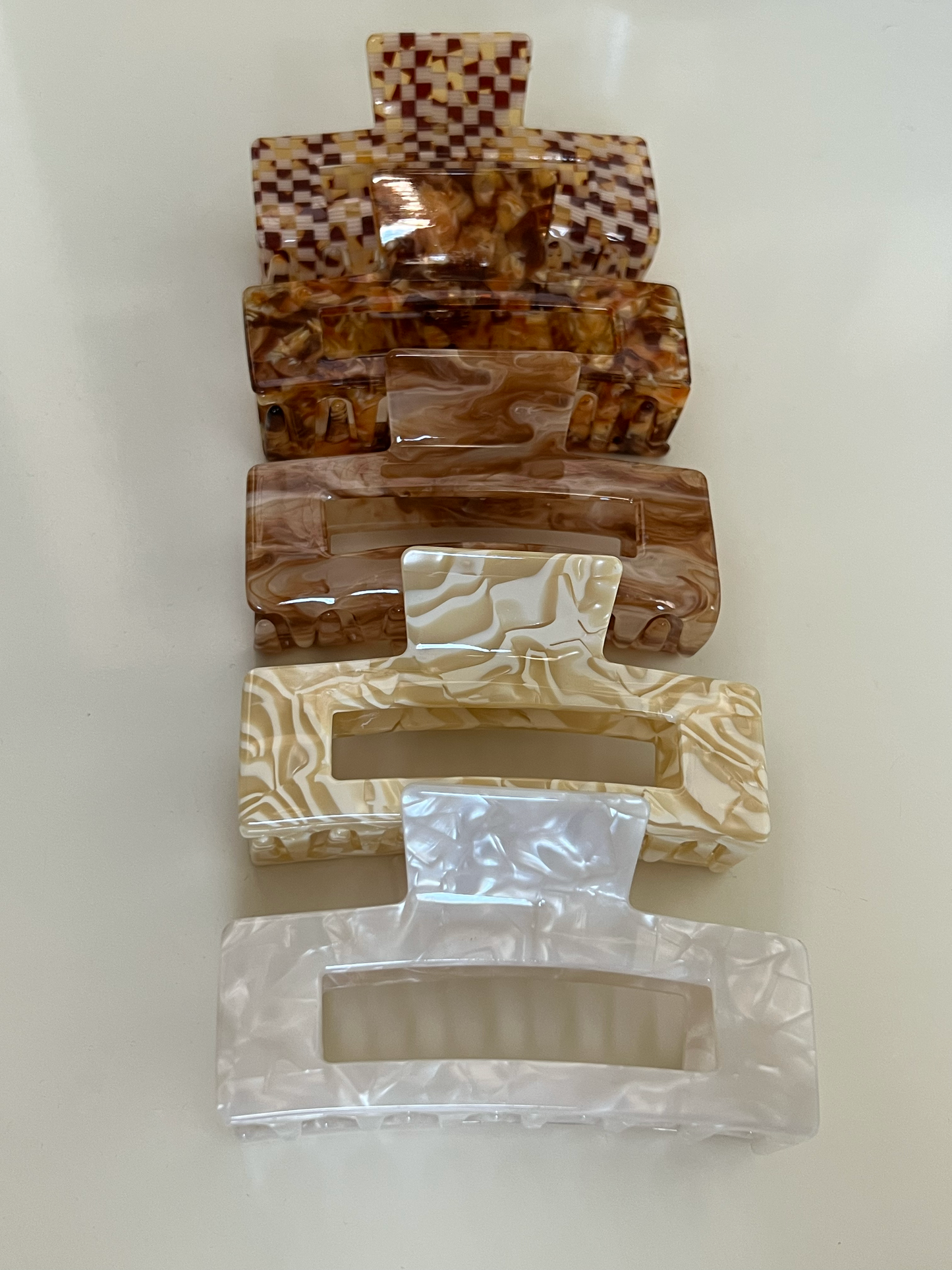 "IT GIRL" CLAW CLIP