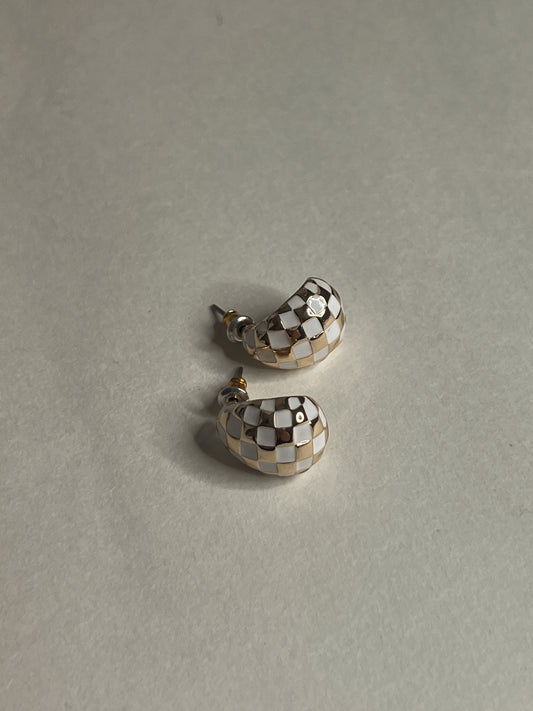 GOLD CHECK EARRINGS